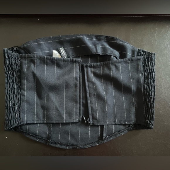 striped strapless crop top - Picture 2 of 3